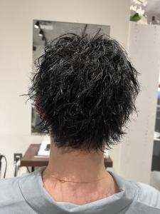 メンズヘア整形スパイラルパーマ波巻きツイストメンズパーマ髪型 - メンズヘア整形サロン GOALD 渋谷神南掲載
