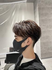 メンズヘア整形スパイラルパーマ波巻きツイストメンズパーマ髪型 - メンズヘア整形サロン GOALD 渋谷神南掲載