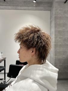 メンズヘア整形スパイラルパーマ波巻きツイストメンズパーマ髪型 - メンズヘア整形サロン GOALD 渋谷神南掲載