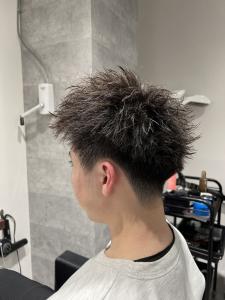 メンズヘア整形スパイラルパーマ波巻きツイストメンズパーマ髪型 - メンズヘア整形サロン GOALD 渋谷神南掲載