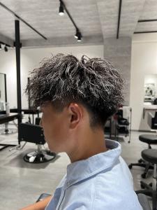 メンズヘア整形スパイラルパーマ波巻きツイストメンズパーマ髪型 - メンズヘア整形サロン GOALD 渋谷神南掲載