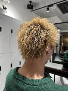メンズヘア整形スパイラルパーマ波巻きツイストメンズパーマ髪型 - メンズヘア整形サロン GOALD 渋谷神南掲載