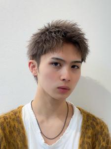メンズヘア整形スパイラルパーマ波巻きツイストメンズパーマ髪型 - メンズヘア整形サロン GOALD 渋谷神南掲載