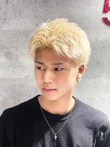 メンズヘア整形スパイラルパーマ波巻きツイストメンズパーマ髪型 - メンズヘア整形サロン GOALD 渋谷神南掲載