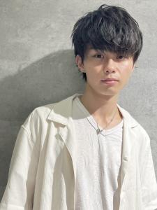 メンズヘア整形スパイラルパーマ波巻きツイストメンズパーマ髪型 - メンズヘア整形サロン GOALD 渋谷神南掲載