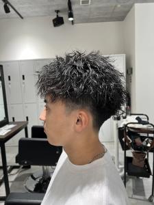 メンズヘア整形スパイラルパーマ波巻きツイストメンズパーマ髪型 - メンズヘア整形サロン GOALD 渋谷神南掲載