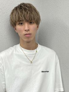 メンズヘア整形スパイラルパーマ波巻きツイストメンズパーマ髪型 - メンズヘア整形サロン GOALD 渋谷神南掲載
