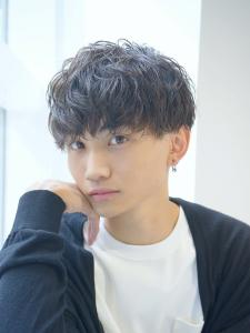 メンズヘア整形スパイラルパーマ波巻きツイストメンズパーマ髪型 - メンズヘア整形サロン GOALD 渋谷神南掲載