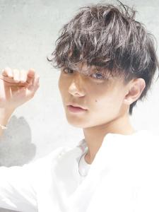 メンズヘア整形スパイラルパーマ波巻きツイストメンズパーマ髪型 - メンズヘア整形サロン GOALD 渋谷神南掲載