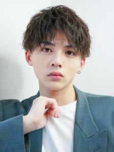 メンズヘア整形スパイラルパーマ波巻きツイストメンズパーマ髪型 - メンズヘア整形サロン GOALD 渋谷神南掲載