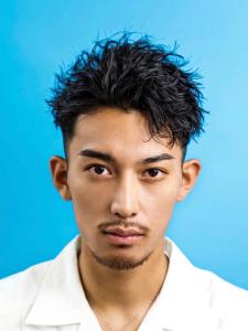 メンズヘア整形スパイラルパーマ波巻きツイストメンズパーマ髪型 - メンズヘア整形サロン GOALD 渋谷神南掲載
