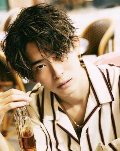 メンズヘア整形スパイラルパーマ波巻きツイストメンズパーマ髪型 - メンズヘア整形サロン GOALD 渋谷神南掲載