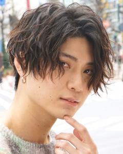 メンズヘア整形スパイラルパーマ波巻きツイストメンズパーマ髪型 - メンズヘア整形サロン GOALD 渋谷神南掲載
