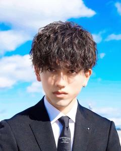 メンズヘア整形スパイラルパーマ波巻きツイストメンズパーマ髪型 - メンズヘア整形サロン GOALD 渋谷神南掲載