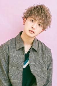 メンズヘア整形スパイラルパーマ波巻きツイストメンズパーマ髪型 - メンズヘア整形サロン GOALD 渋谷神南掲載