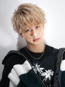 メンズヘア整形スパイラルパーマ波巻きツイストメンズパーマ髪型 - メンズヘア整形サロン GOALD 渋谷神南掲載