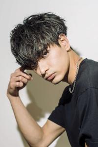 メンズヘア整形スパイラルパーマ波巻きツイストメンズパーマ髪型 - メンズヘア整形サロン GOALD 渋谷神南掲載