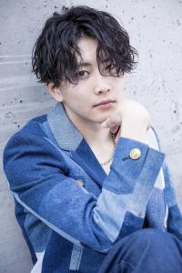 メンズヘア整形スパイラルパーマ波巻きツイストメンズパーマ髪型 - メンズヘア整形サロン GOALD 渋谷神南掲載
