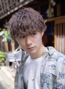 メンズヘア整形スパイラルパーマ波巻きツイストメンズパーマ髪型 - メンズヘア整形サロン GOALD 渋谷神南掲載