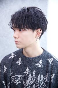 メンズヘア整形スパイラルパーマ波巻きツイストメンズパーマ髪型 - メンズヘア整形サロン GOALD 渋谷神南掲載