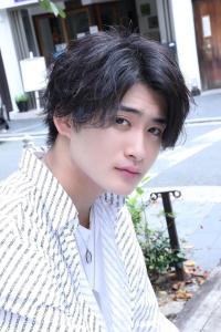 メンズヘア整形スパイラルパーマ波巻きツイストメンズパーマ髪型 - メンズヘア整形サロン GOALD 渋谷神南掲載