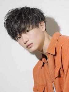 メンズヘア整形スパイラルパーマ波巻きツイストメンズパーマ髪型 - メンズヘア整形サロン GOALD 渋谷神南掲載