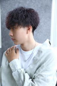メンズヘア整形スパイラルパーマ波巻きツイストメンズパーマ髪型 - メンズヘア整形サロン GOALD 渋谷神南掲載