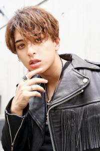 メンズヘア整形スパイラルパーマ波巻きツイストメンズパーマ髪型 - メンズヘア整形サロン GOALD 渋谷神南掲載