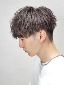 メンズヘア整形スパイラルパーマ波巻きツイストメンズパーマ髪型 - メンズヘア整形サロン GOALD 渋谷神南掲載