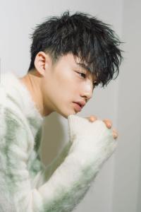 メンズヘア整形スパイラルパーマ波巻きツイストメンズパーマ髪型 - メンズヘア整形サロン GOALD 渋谷神南掲載