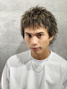 メンズヘア整形スパイラルパーマ波巻きツイストメンズパーマ髪型 - メンズヘア整形サロン GOALD 渋谷神南掲載