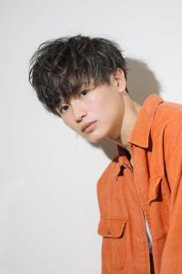 メンズヘア整形スパイラルパーマ波巻きツイストメンズパーマ髪型 - メンズヘア整形サロン GOALD 渋谷神南掲載