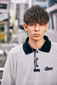 メンズヘア整形スパイラルパーマ波巻きツイストメンズパーマ髪型 - メンズヘア整形サロン GOALD 渋谷神南掲載