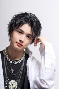 メンズヘア整形スパイラルパーマ波巻きツイストメンズパーマ髪型 - メンズヘア整形サロン GOALD 渋谷神南掲載