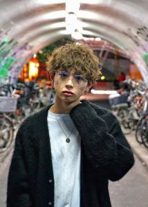 メンズヘア整形スパイラルパーマ波巻きツイストメンズパーマ髪型 - メンズヘア整形サロン GOALD 渋谷神南掲載