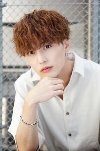 メンズヘア整形スパイラルパーマ波巻きツイストメンズパーマ髪型 - メンズヘア整形サロン GOALD 渋谷神南掲載