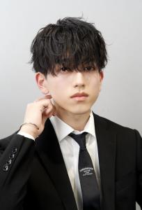 メンズヘア整形スパイラルパーマ波巻きツイストメンズパーマ髪型 - メンズヘア整形サロン GOALD 渋谷神南掲載