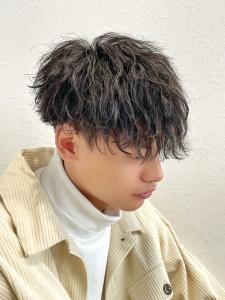 メンズヘア整形スパイラルパーマ波巻きツイストメンズパーマ髪型 - メンズヘア整形サロン GOALD 渋谷神南掲載