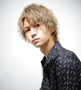メンズヘア整形スパイラルパーマ波巻きツイストメンズパーマ髪型 - メンズヘア整形サロン GOALD 渋谷神南掲載