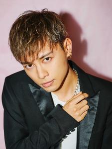 メンズヘア整形スパイラルパーマ波巻きツイストメンズパーマ髪型 - メンズヘア整形サロン GOALD 渋谷神南掲載
