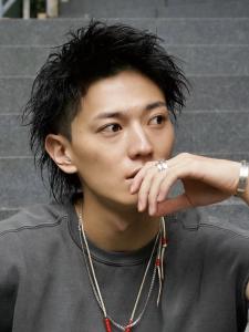 メンズヘア整形スパイラルパーマ波巻きツイストメンズパーマ髪型 - メンズヘア整形サロン GOALD 渋谷神南掲載