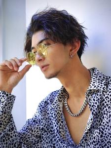 メンズヘア整形スパイラルパーマ波巻きツイストメンズパーマ髪型 - メンズヘア整形サロン GOALD 渋谷神南掲載