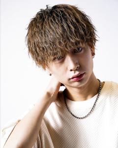 メンズヘア整形スパイラルパーマ波巻きツイストメンズパーマ髪型 - メンズヘア整形サロン GOALD 渋谷神南掲載