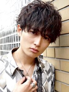 メンズヘア整形スパイラルパーマ波巻きツイストメンズパーマ髪型 - メンズヘア整形サロン GOALD 渋谷神南掲載