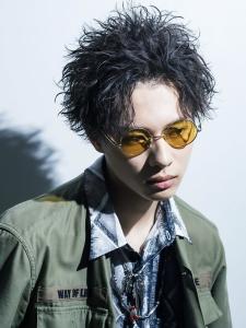 メンズヘア整形スパイラルパーマ波巻きツイストメンズパーマ髪型 - メンズヘア整形サロン GOALD 渋谷神南掲載