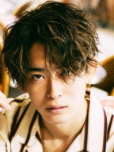 メンズヘア整形スパイラルパーマ波巻きツイストメンズパーマ髪型 - メンズヘア整形サロン GOALD 渋谷神南掲載