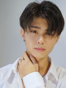 メンズヘア整形スパイラルパーマ波巻きツイストメンズパーマ髪型 - メンズヘア整形サロン GOALD 渋谷神南掲載