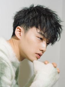 メンズヘア整形スパイラルパーマ波巻きツイストメンズパーマ髪型 - メンズヘア整形サロン GOALD 渋谷神南掲載