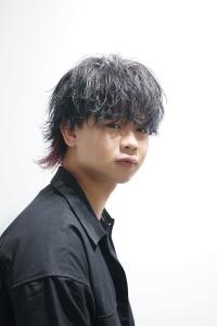 メンズヘア整形スパイラルパーマ波巻きツイストメンズパーマ髪型 - メンズヘア整形サロン GOALD 渋谷神南掲載