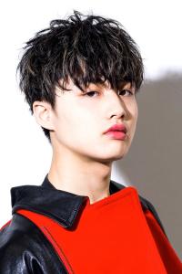 メンズヘア整形スパイラルパーマ波巻きツイストメンズパーマ髪型 - メンズヘア整形サロン GOALD 渋谷神南掲載